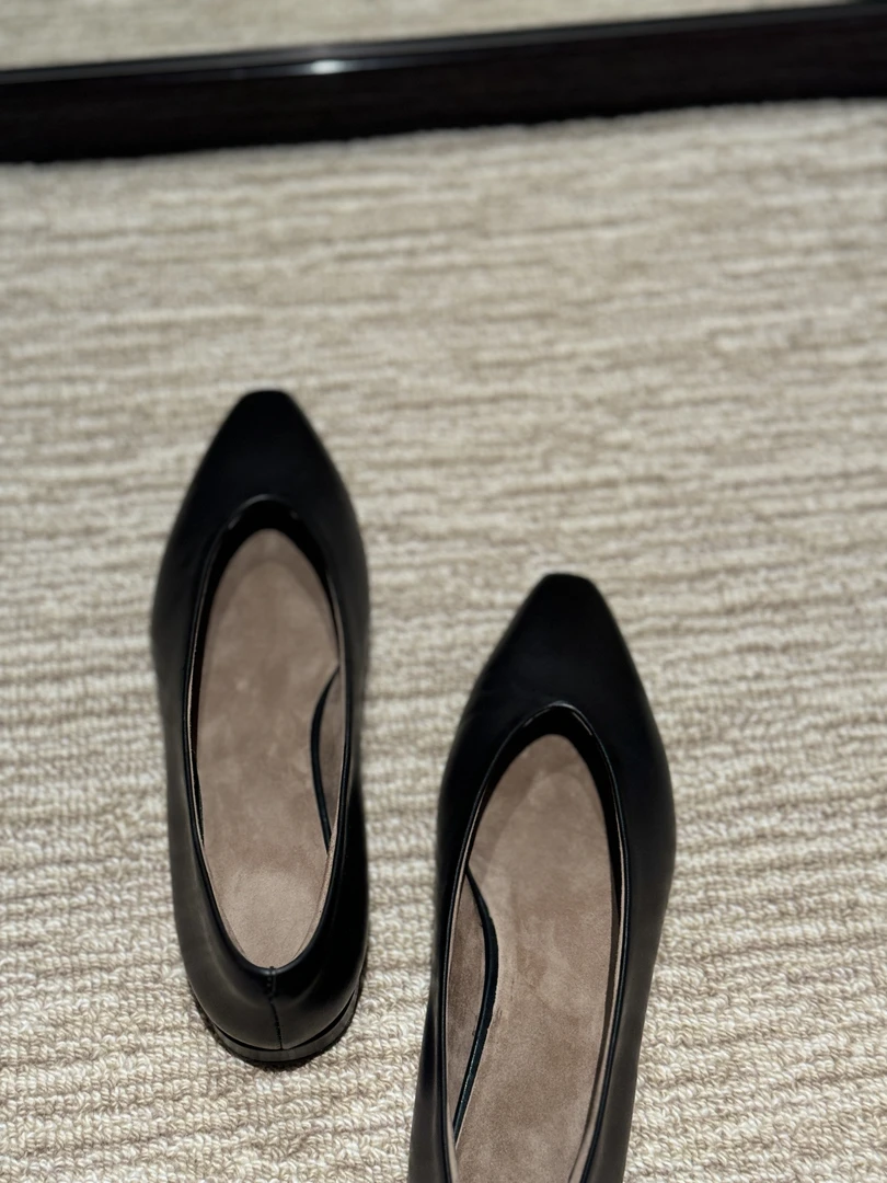 【坤姨专属】“时髦攻略”高定 低跟尖头 软皮胎牛 绵咩咩尖头鞋