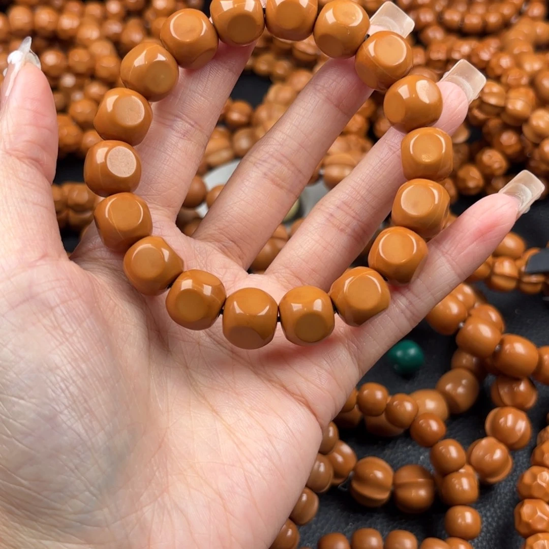 猴头核桃手串时***转一颗籽坏，泛油六方11*+蜜蜡