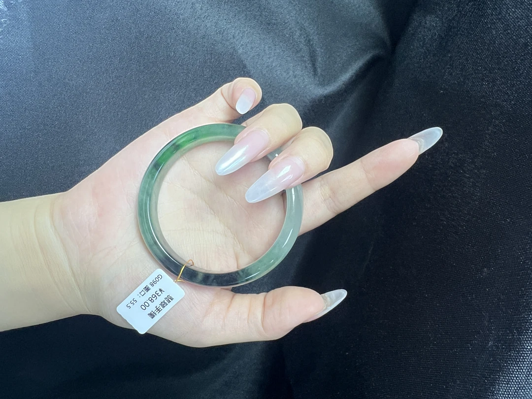 G098-美人镯缅甸翡翠手镯