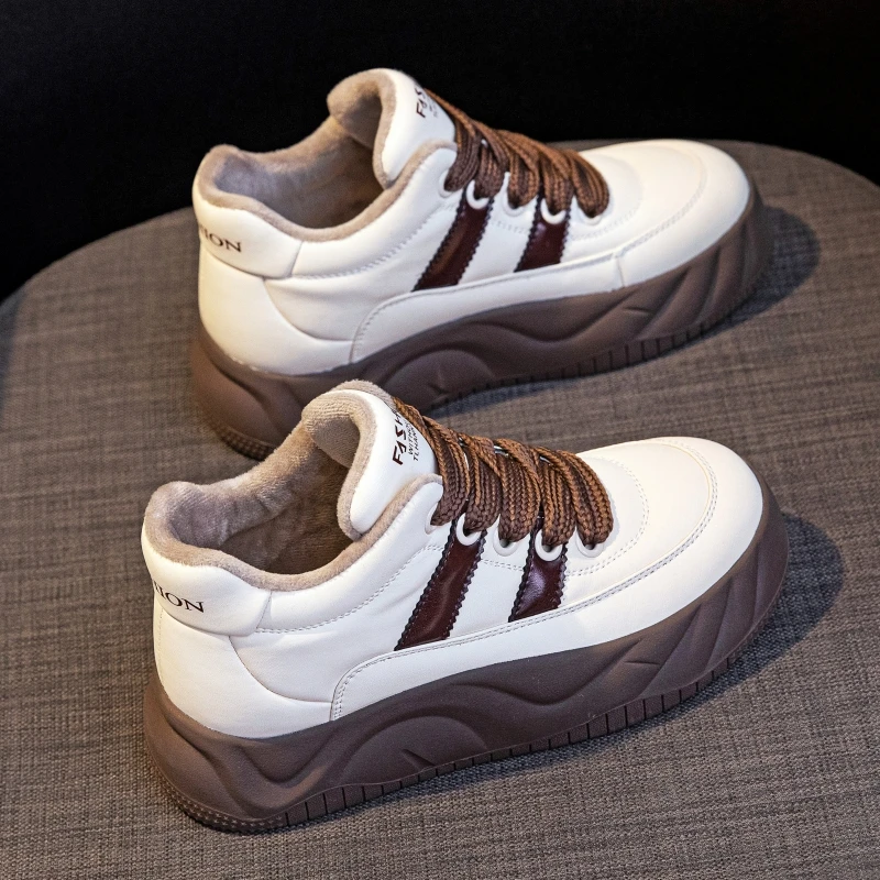 软皮面包鞋女冬季新款百搭时尚减龄中帮厚底加绒保暖棉鞋小白鞋