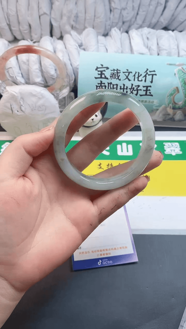 【闪购商品】石英质玉手镯未镶嵌175-58+