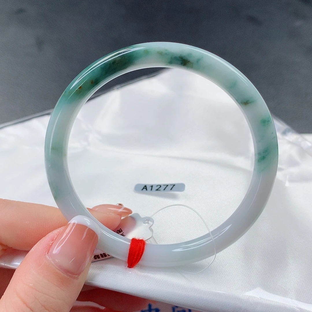 翡翠手镯未镶嵌55圆