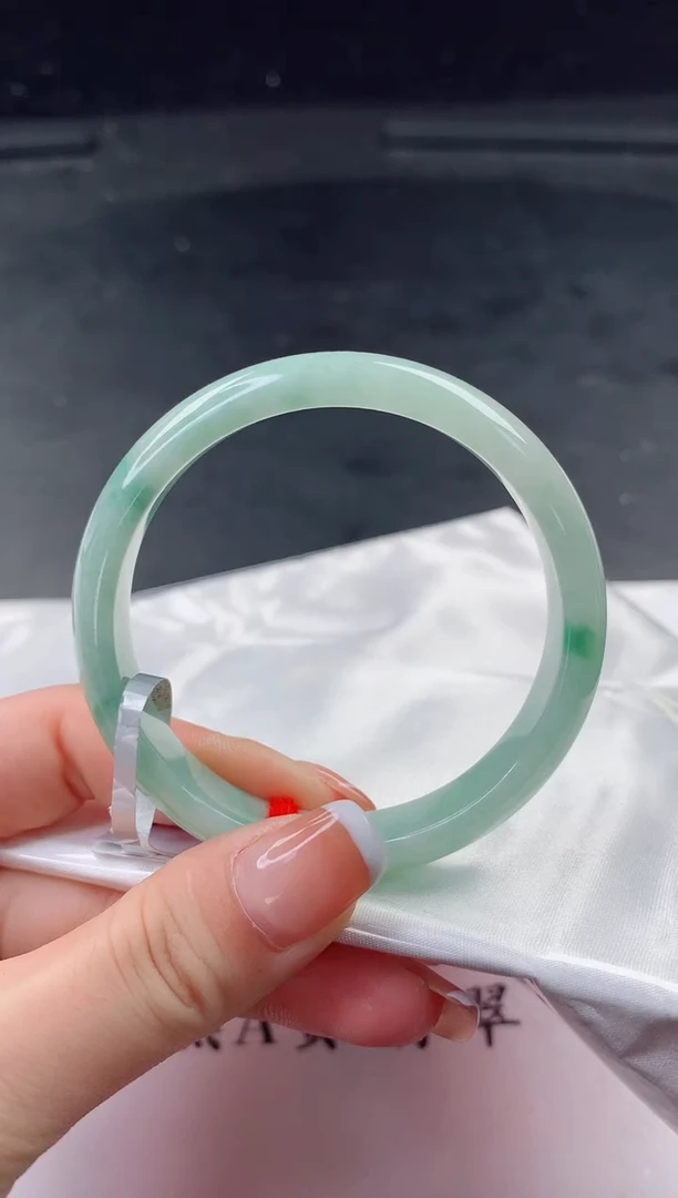 【闪购商品】翡翠手镯未镶嵌43 正圈53.5