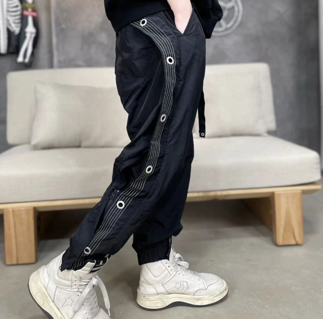 JD2023新款韩版宽松休闲侧开扣反光三道杠运动休闲美式休闲裤