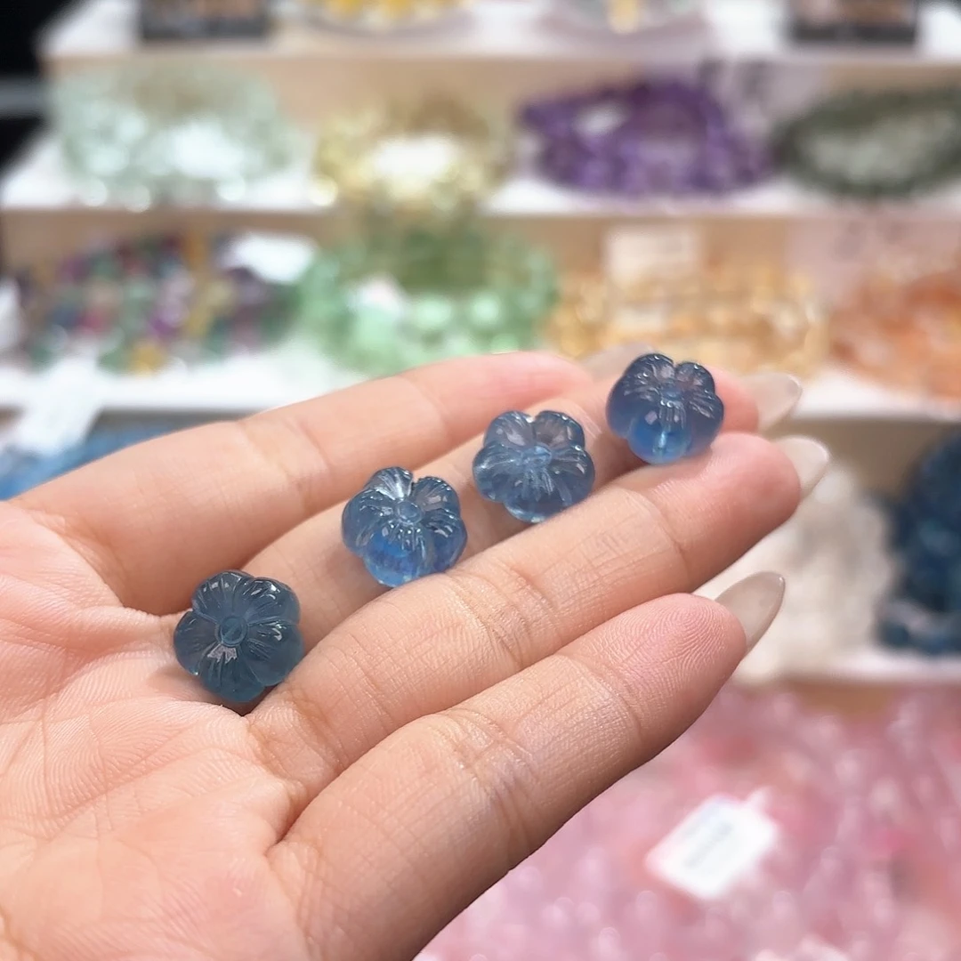 水晶手串未镶嵌海蓝宝花花