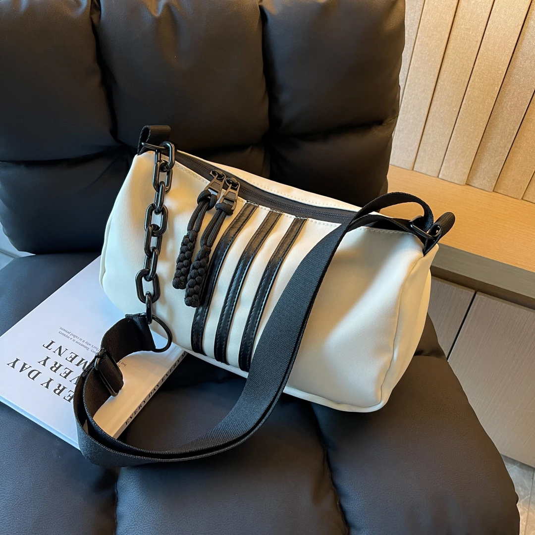 双11爆款大容量休闲百搭单肩包包女2025新款旅行小包包时尚腋下包