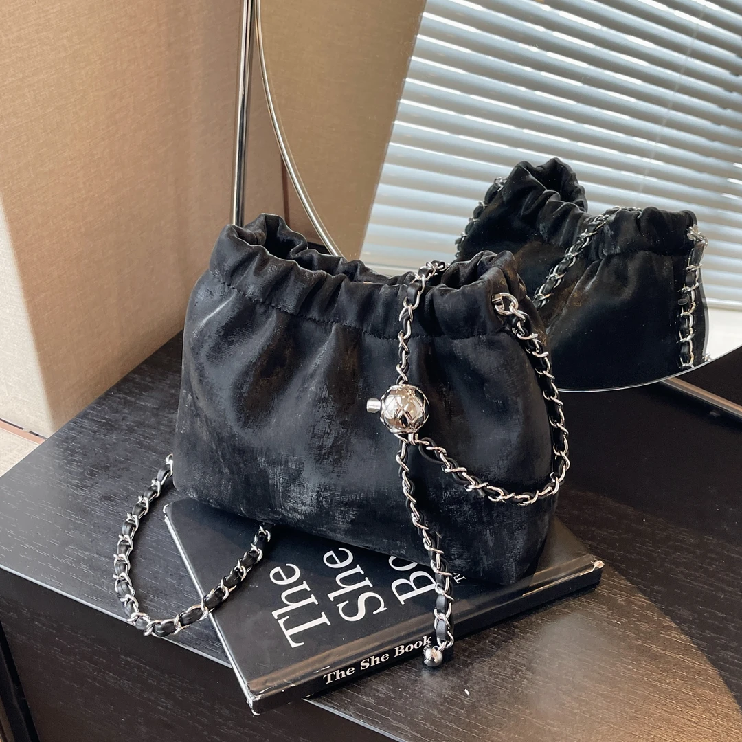 小包包新款包包女轻奢褶皱云朵包链条斜挎包时尚百搭单肩水桶包