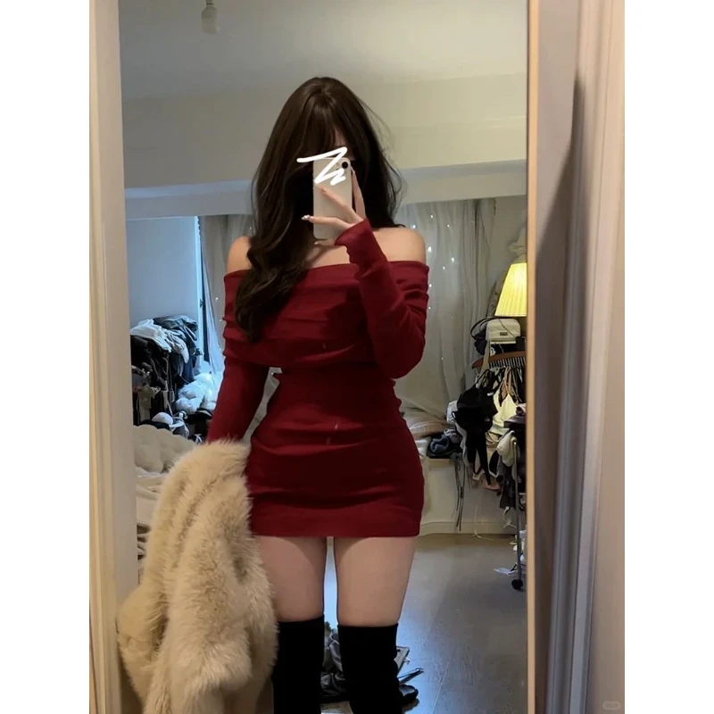 2025新款红色纯欲小妈风穿搭连衣裙子女季内搭打底辣妹包臀裙