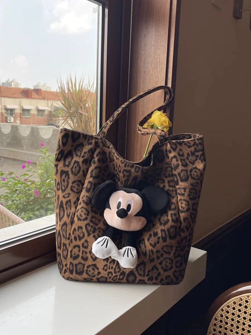 小众超火豹纹丝绒包包女2024新款米奇公仔托特包大容量轻便购物袋