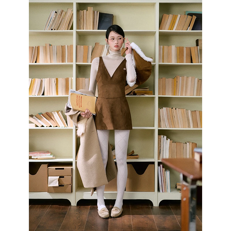 【LaLuneDuCiel】年终狂欢季麂皮V领短款内搭吊带连衣裙LQXQ00565