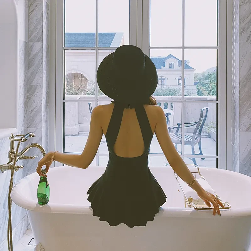 韩版泳衣女夏2024新款连体夏季网红温泉小胸聚拢遮肚显瘦仙气性感