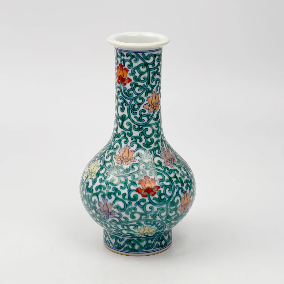 Z2310-951官窑斗彩赏瓶