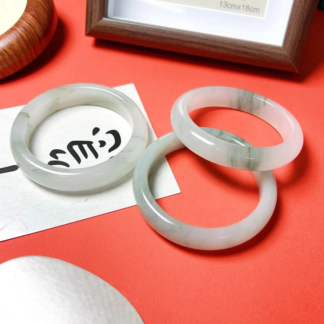 AA天然天山翠飘花手镯一支 多样性发货