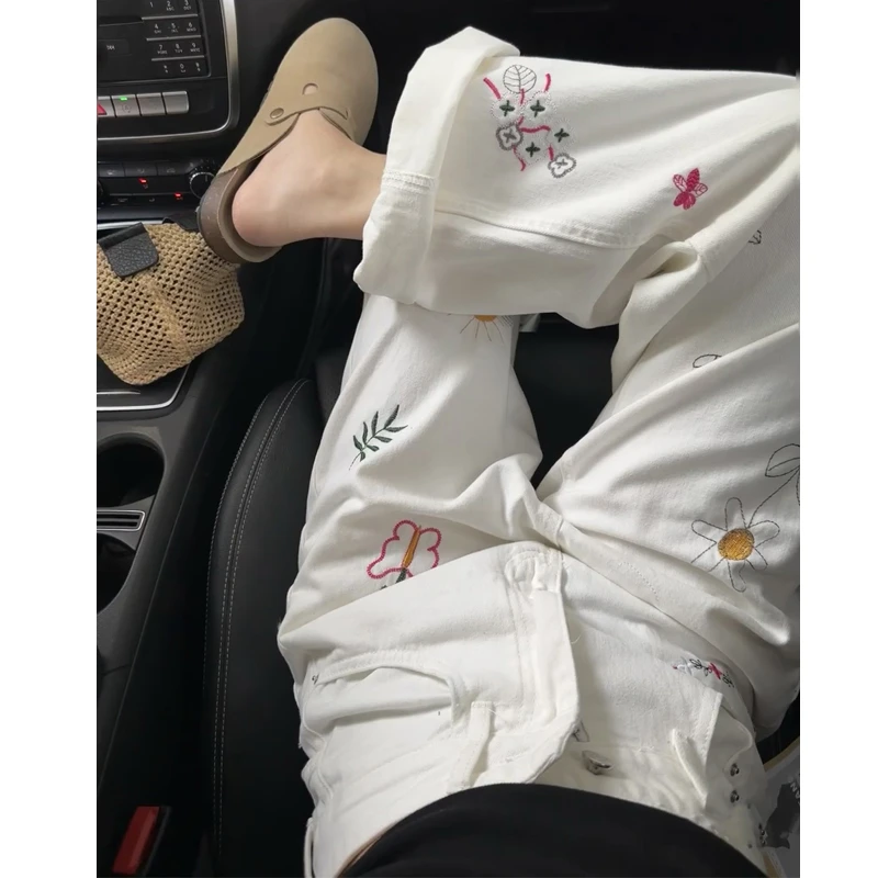 白色重工刺绣阔腿牛仔裤女夏季2024新款高腰直筒显瘦复古拖地裤子