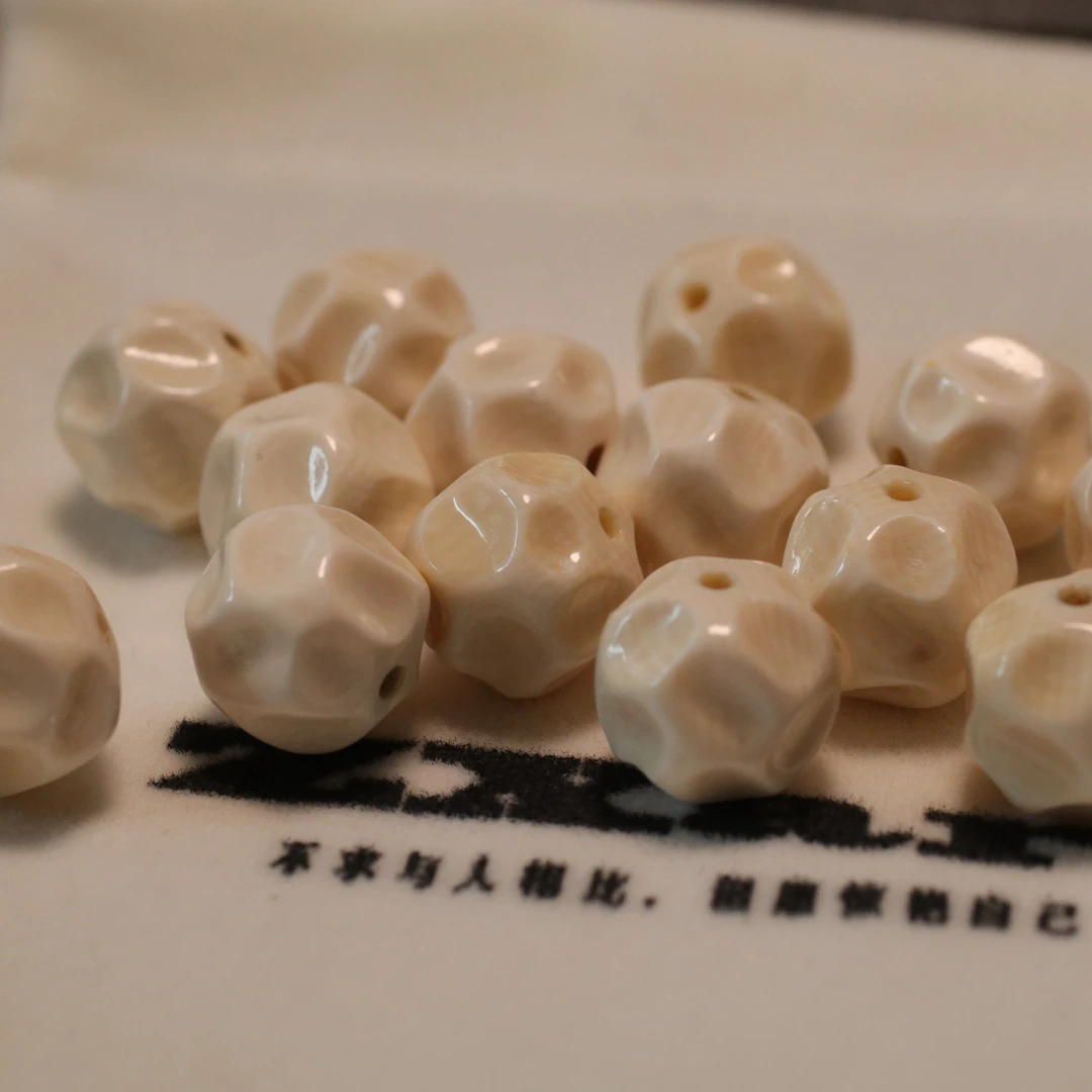 ZX0108 猛犸牙 天然原色冰岩大号单珠 尺寸11+多样性发货只发其一