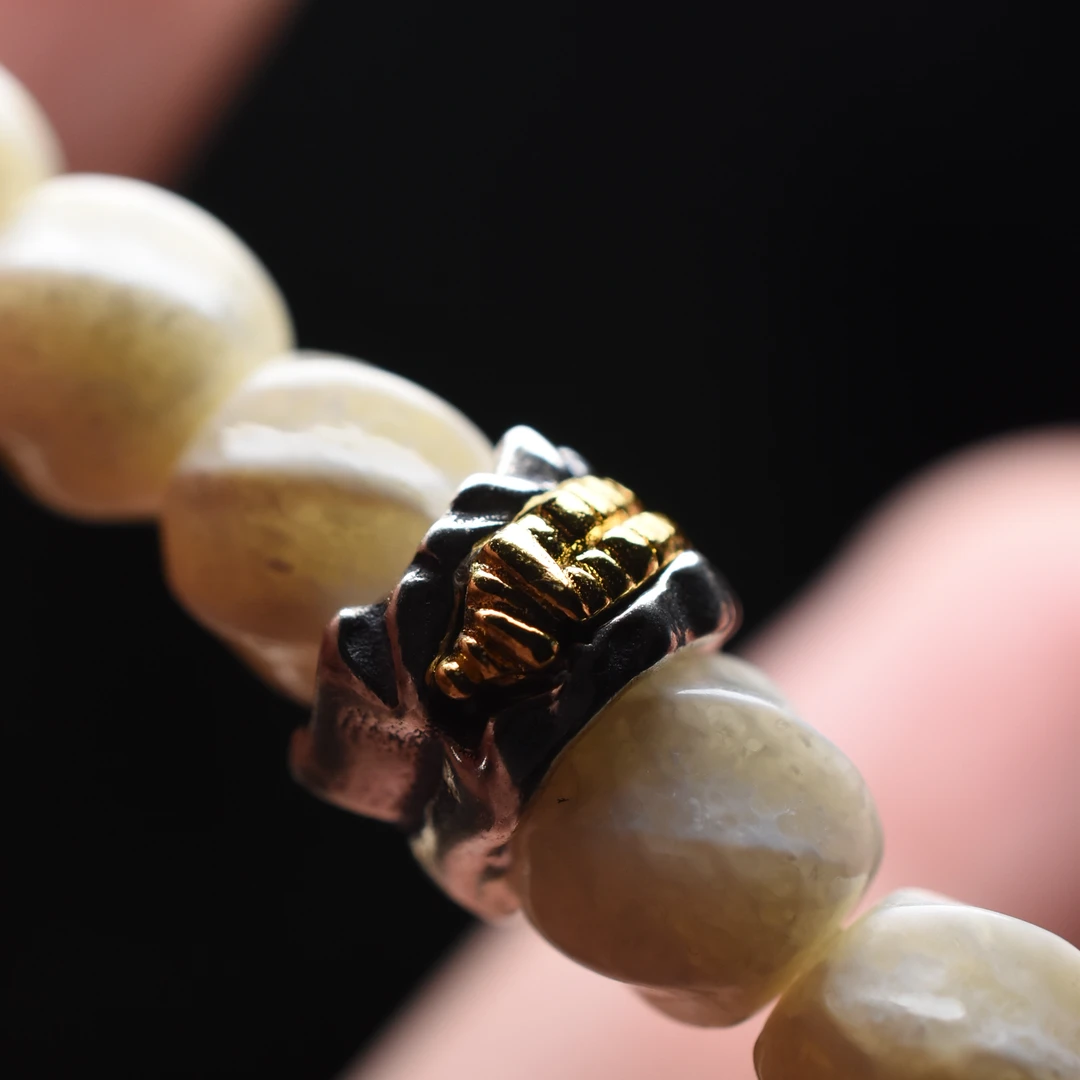 925银银制品 子向《梦魇大金牙》吞噬 隔珠 立体感强 尺寸10*6