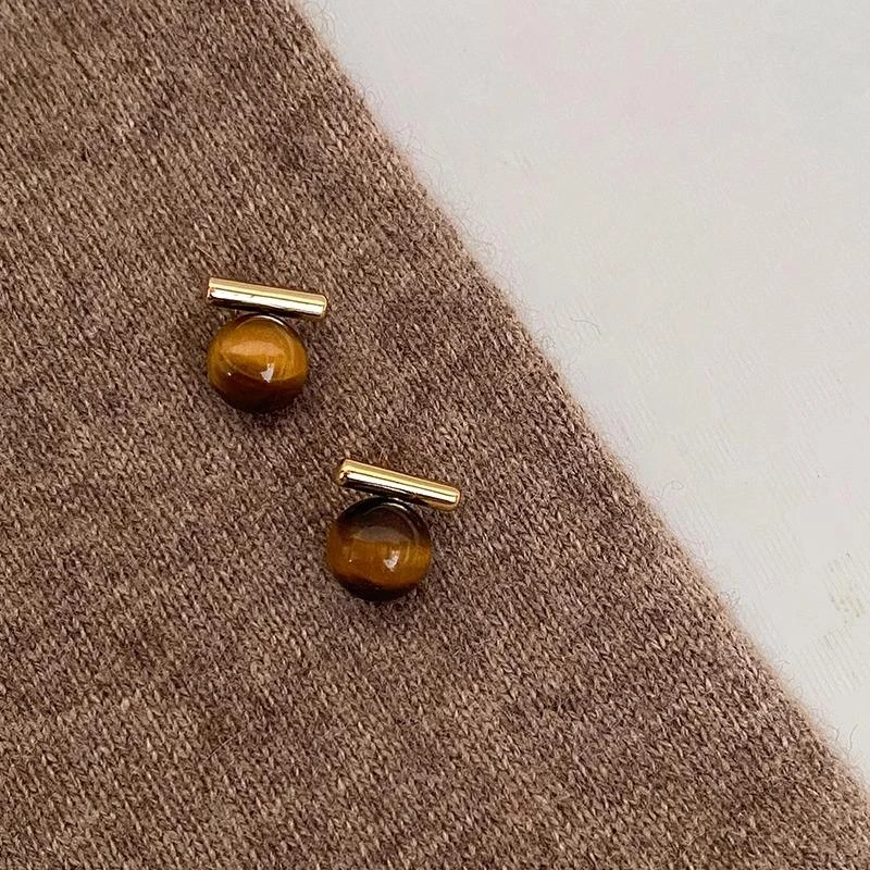 铜合金耳饰 几何一字虎眼石美拉德系秋冬复古耳钉简约时尚耳环女