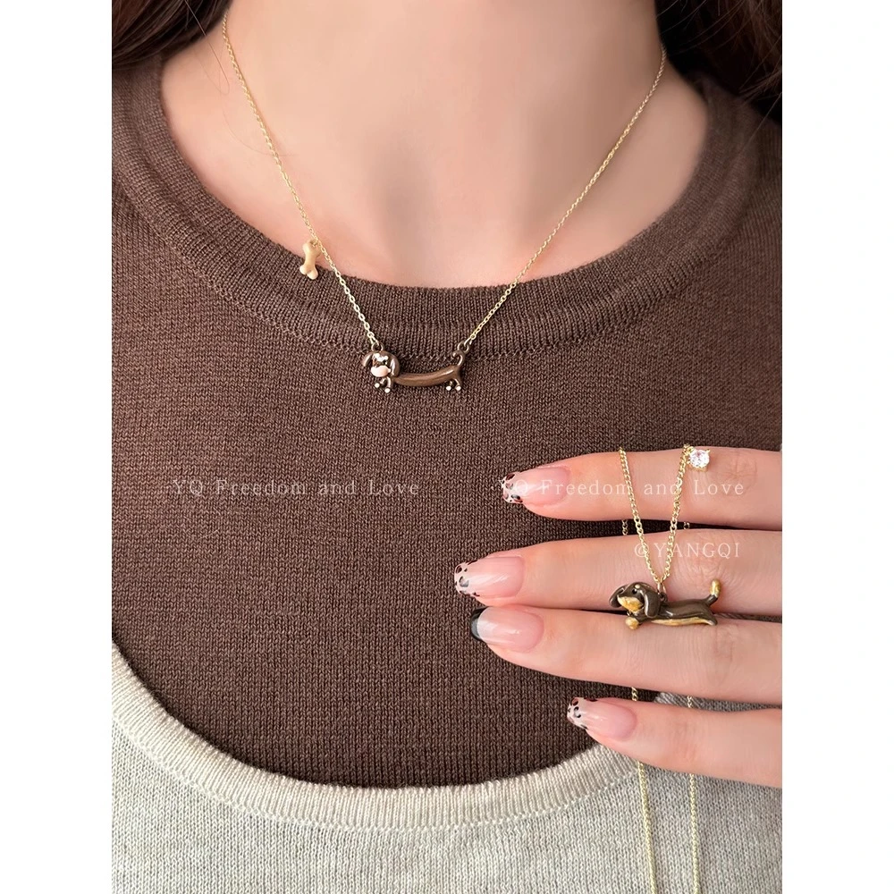 钛钢项链 可爱卡通腊肠狗吊坠项链女个性小狗秋冬挂脖毛衣链配饰