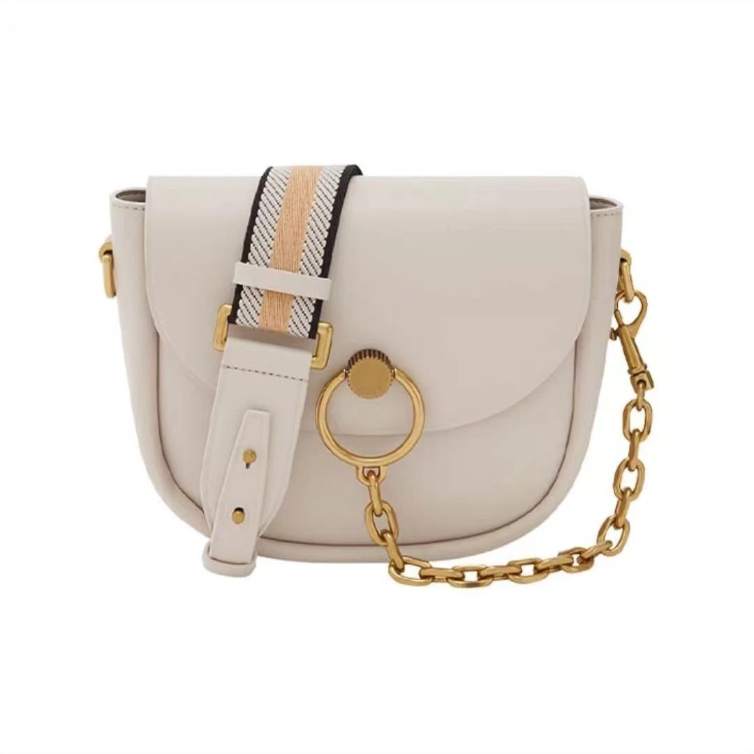 全新未使用 CHARLES & KEITH 象牙白马鞍斜跨包/30364/姐妹花