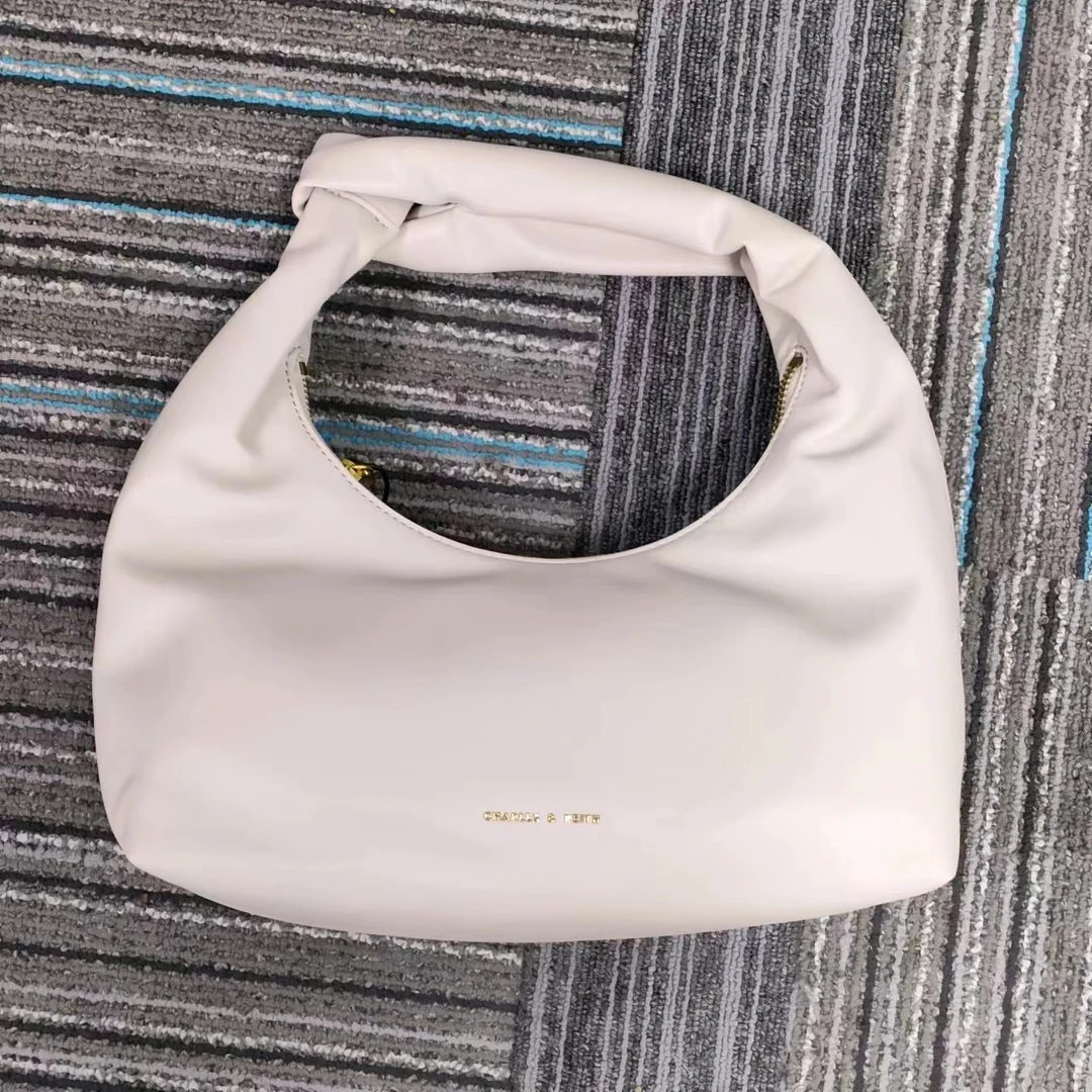 全新未使用 CHARLES & KEITH 白色腋下包/30013/姐妹花