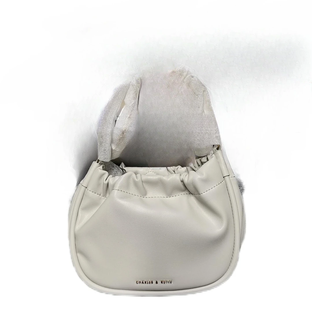 全新未使用 CHARLES & KEITH 浅灰色单肩包/30261/姐妹花