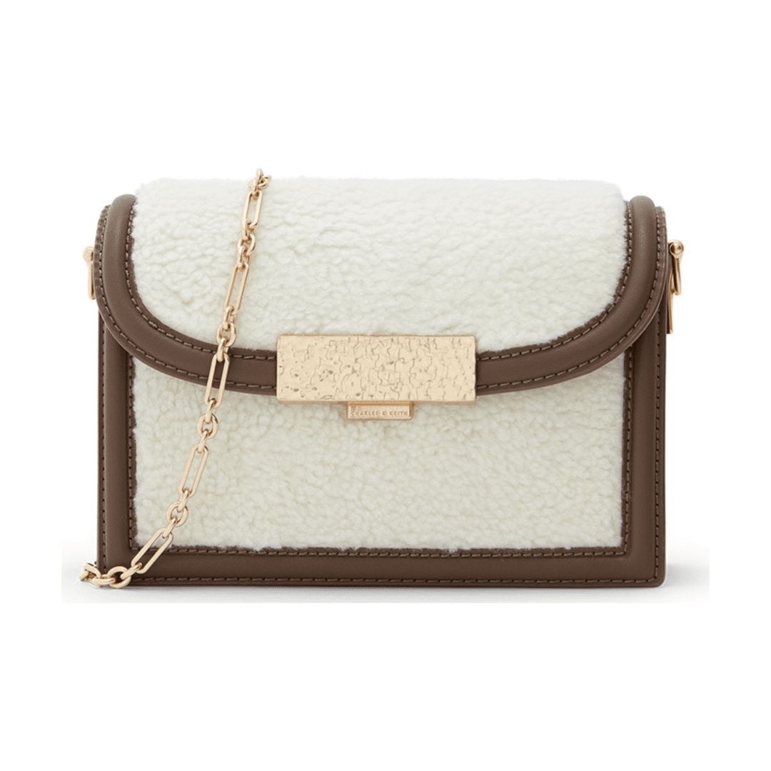全新未使用 CHARLES & KEITH 白色毛毛小号斜挎包/30072/姐妹花