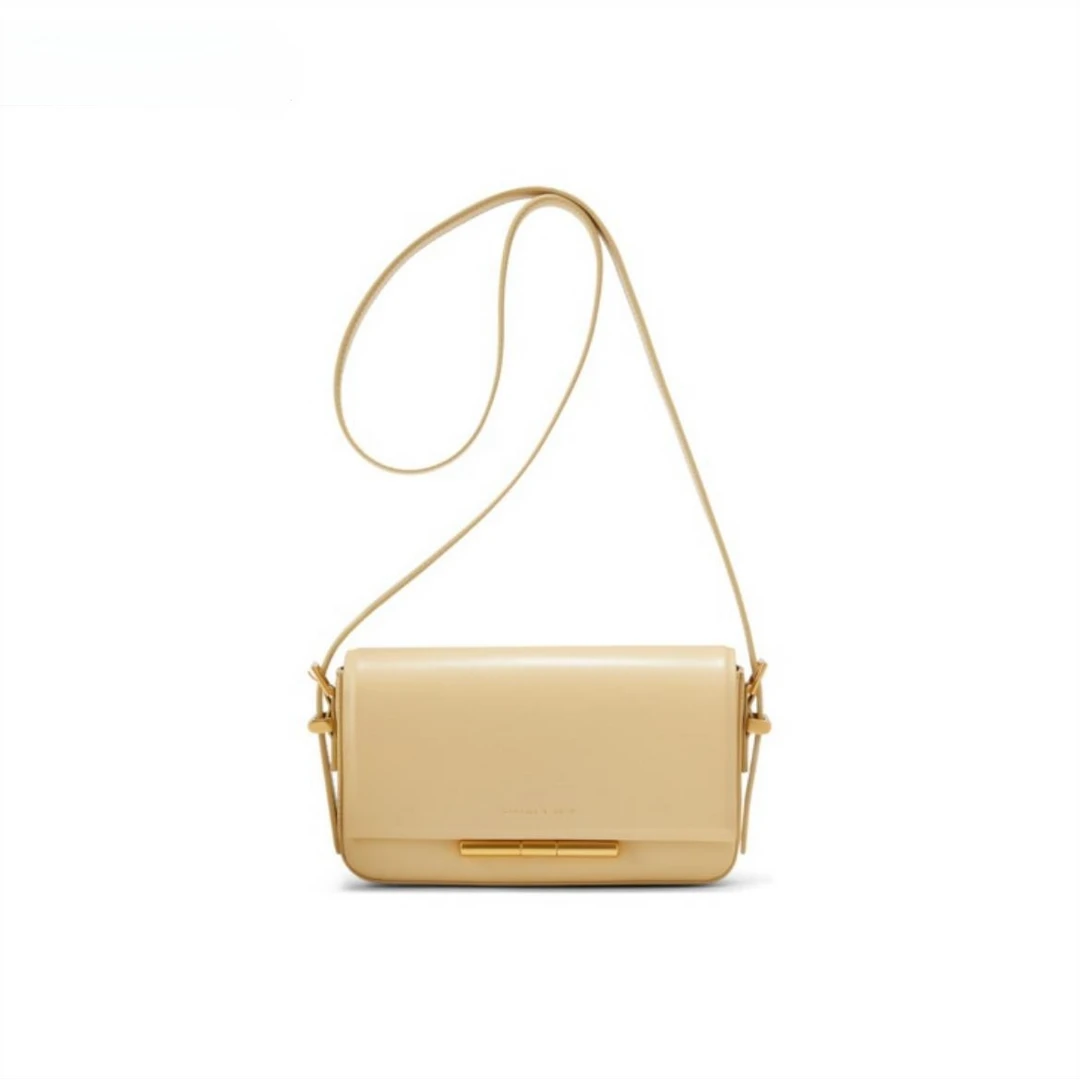全新未使用 CHARLES & KEITH 米黄色链条包/30251/姐妹花