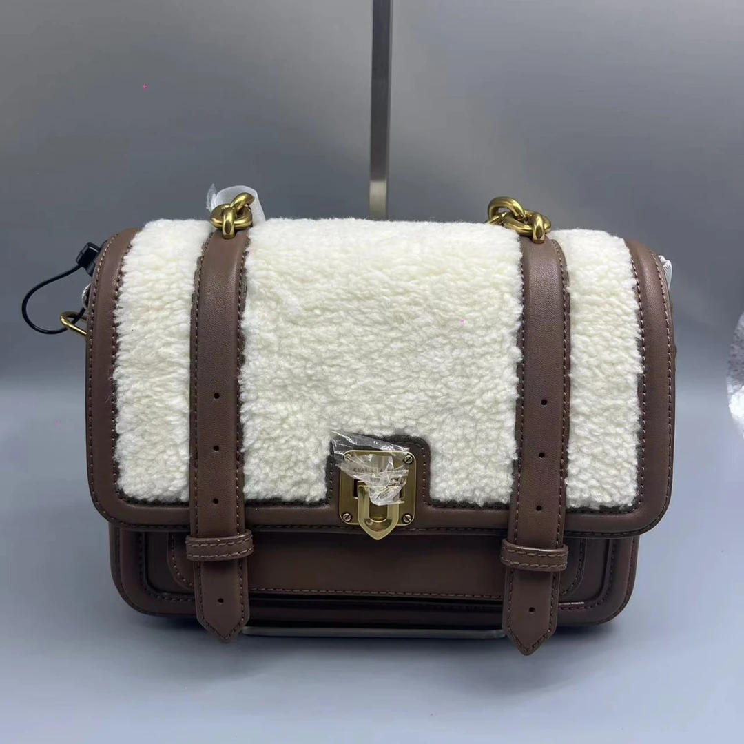 全新未使用 CHARLES & KEITH 棕色单肩包/30078/姐妹花