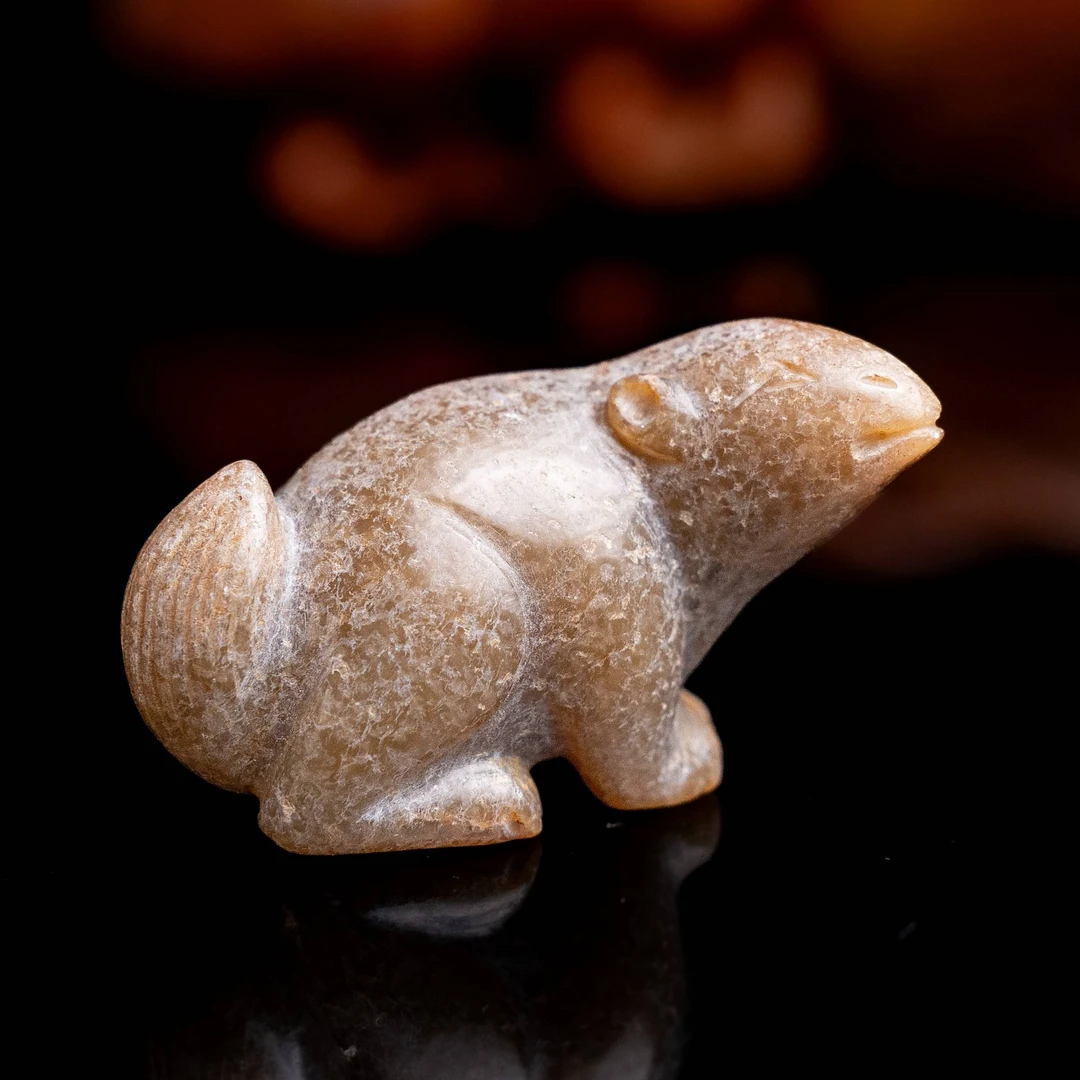 606明代和田玉瑞兽把件986