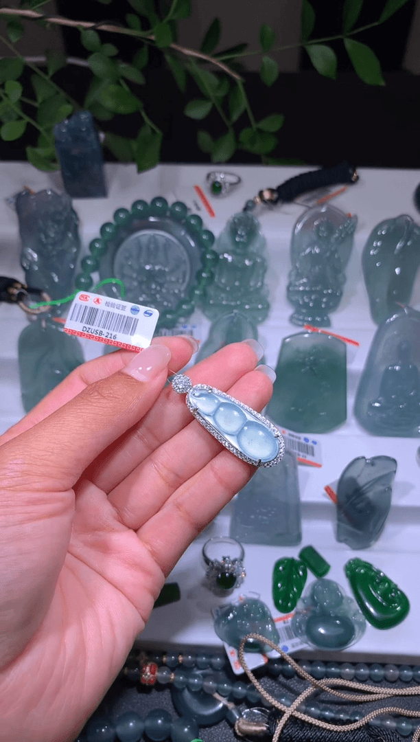 【闪购商品】翡翠颈饰未镶嵌76