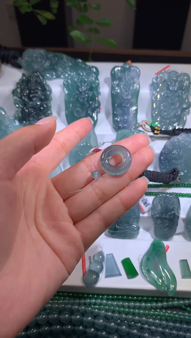 【闪购商品】翡翠颈饰未镶嵌4