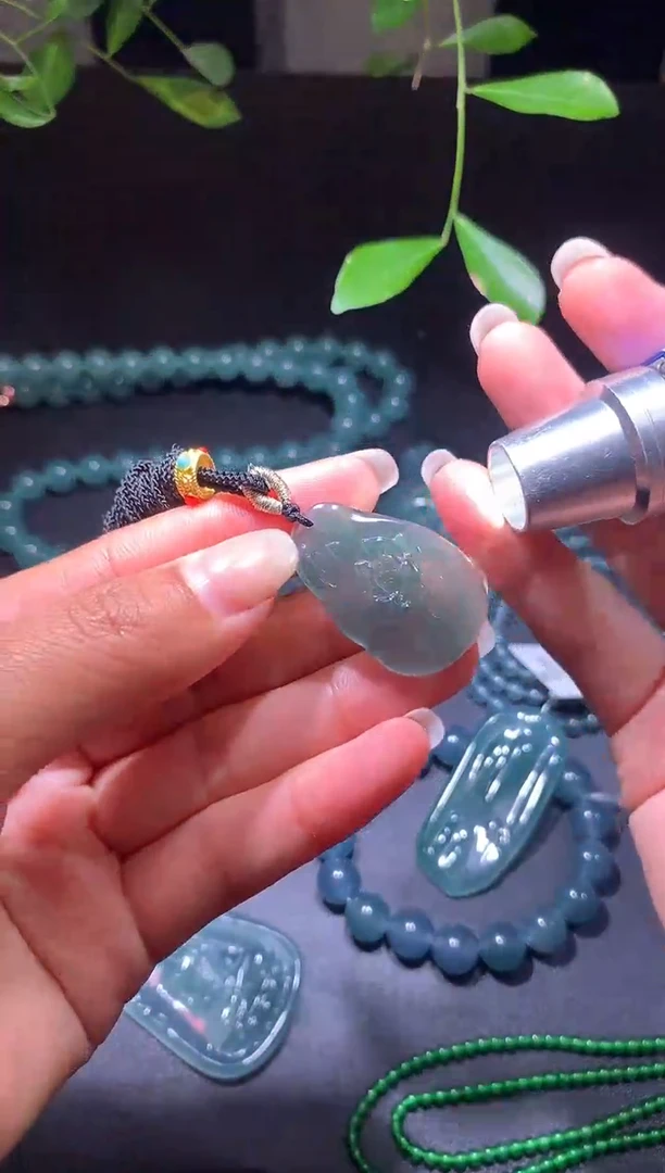【闪购商品】翡翠颈饰未镶嵌39