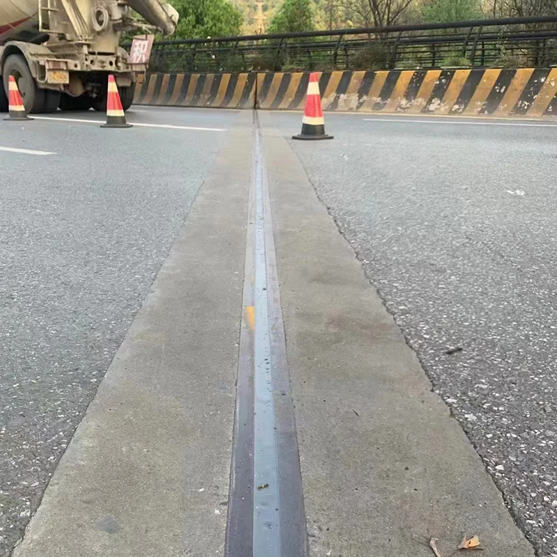 桥梁伸缩缝灌缝胶液体止水带注浆液防水橡胶条自流平灌缝密封填料