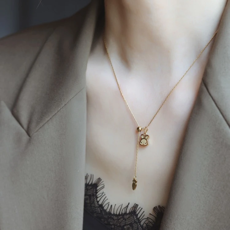 钛钢项链 轻奢小众钛钢兔子萝卜项链2023新款抽拉锁骨链颈链配饰