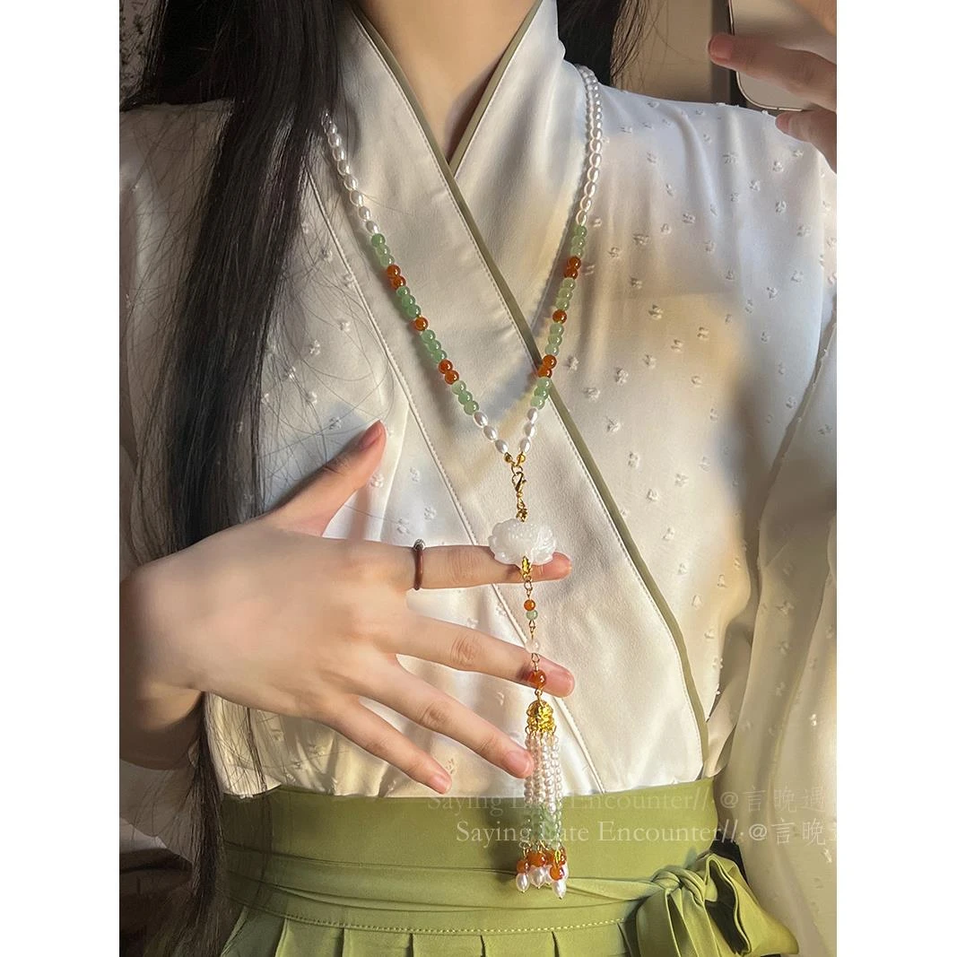 铜合金仿珍珠项链 古风明制压襟莲花项链女复古长流苏背云毛衣链