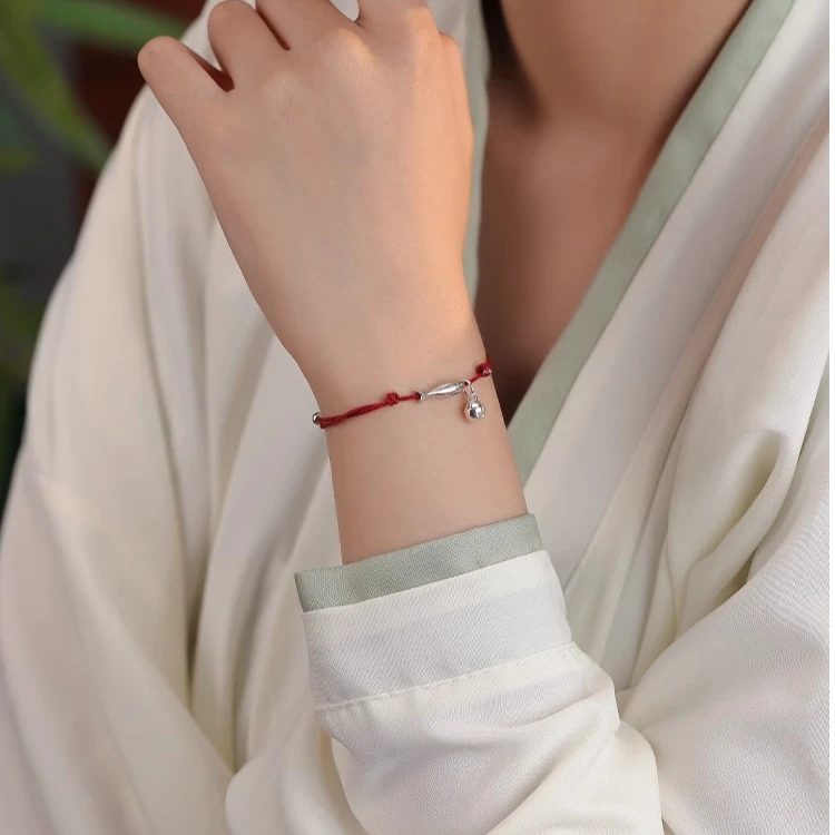 卡柒 铜合金手链 女生古风好运锦鲤手链2024新款轻奢小众秋冬新款