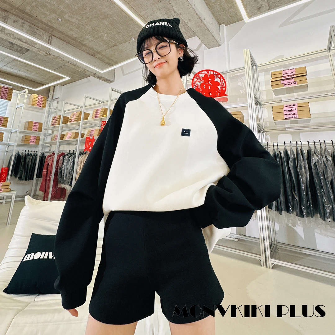 MoNvKiKiPlus1“光年之外“2024’春款假两件圆领卫衣慵懒风MV80065