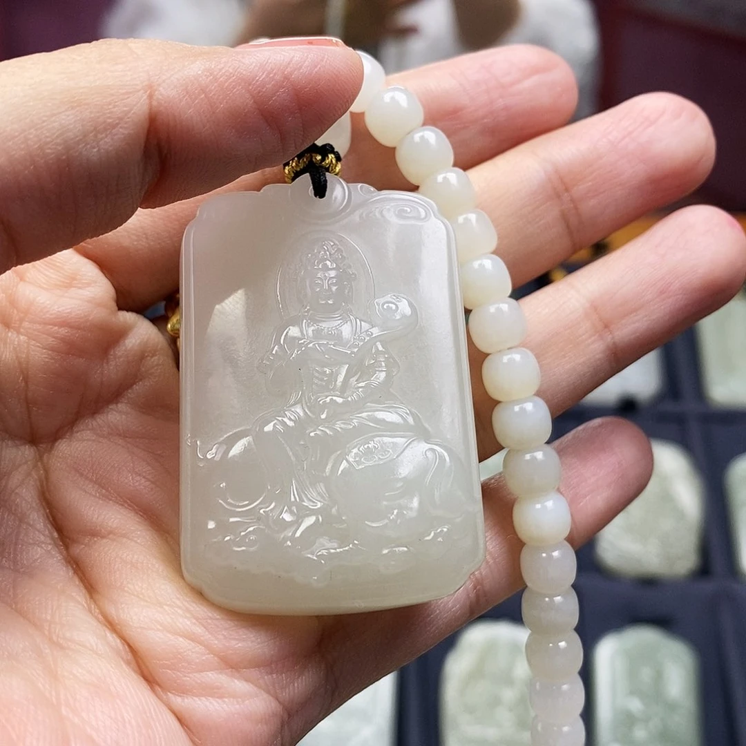 和田玉颈饰未镶嵌忙***闲