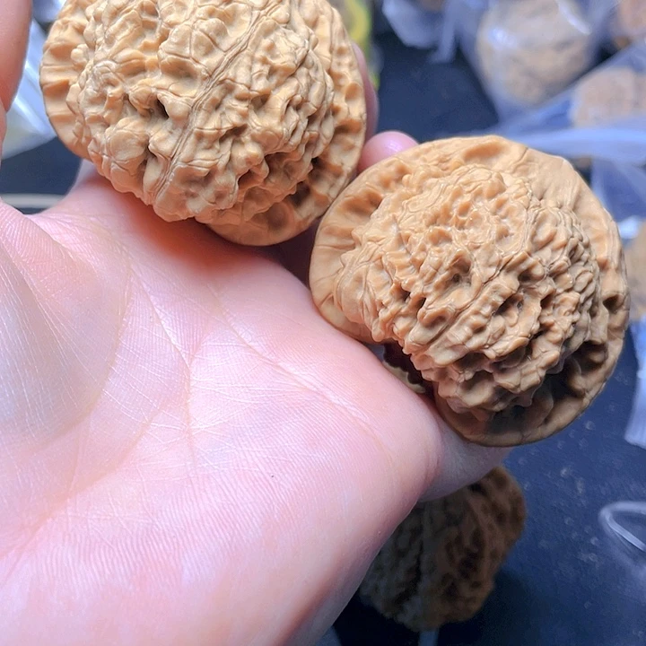 文玩核桃吊坠官帽一对52尺