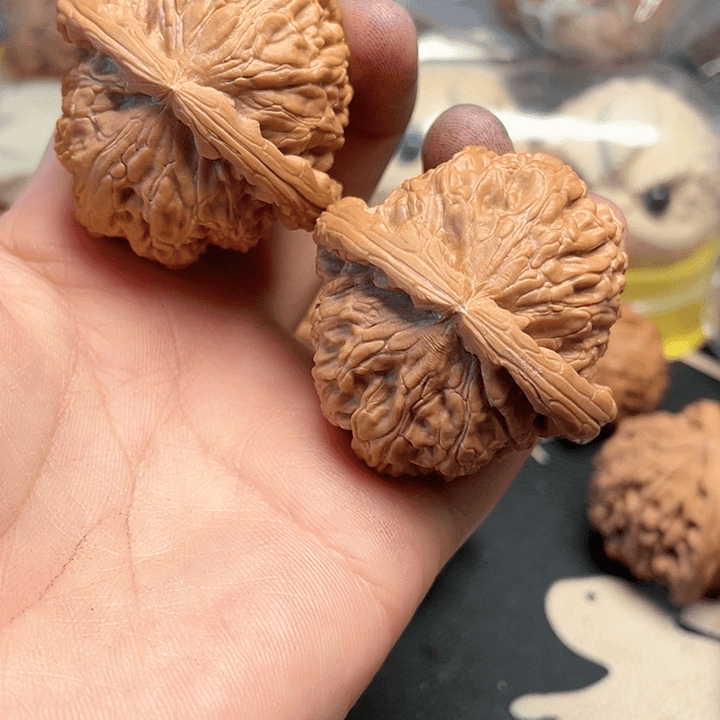 文玩核桃吊坠闷白一对