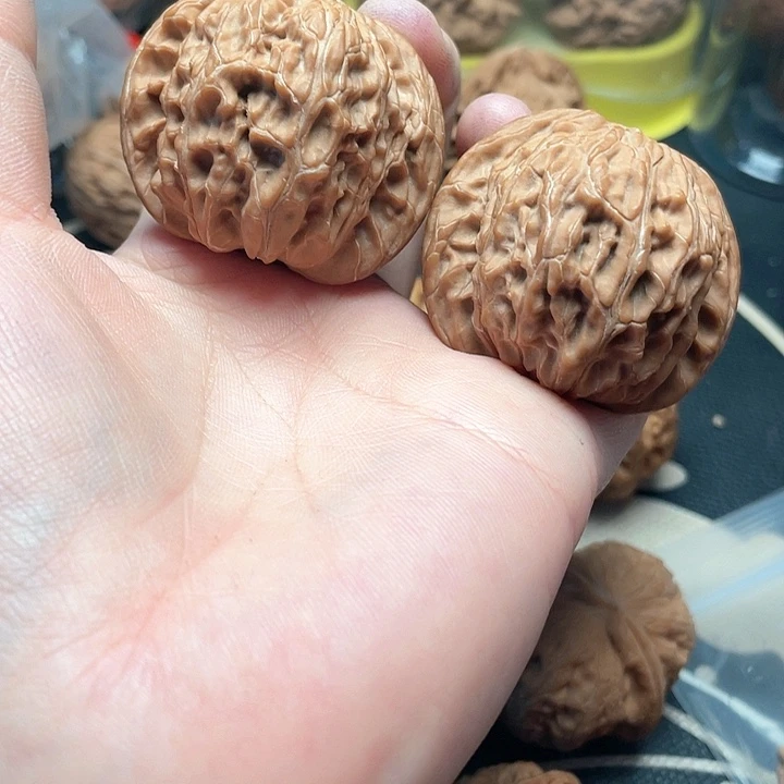 文玩核桃吊坠天*磨盘狮子头