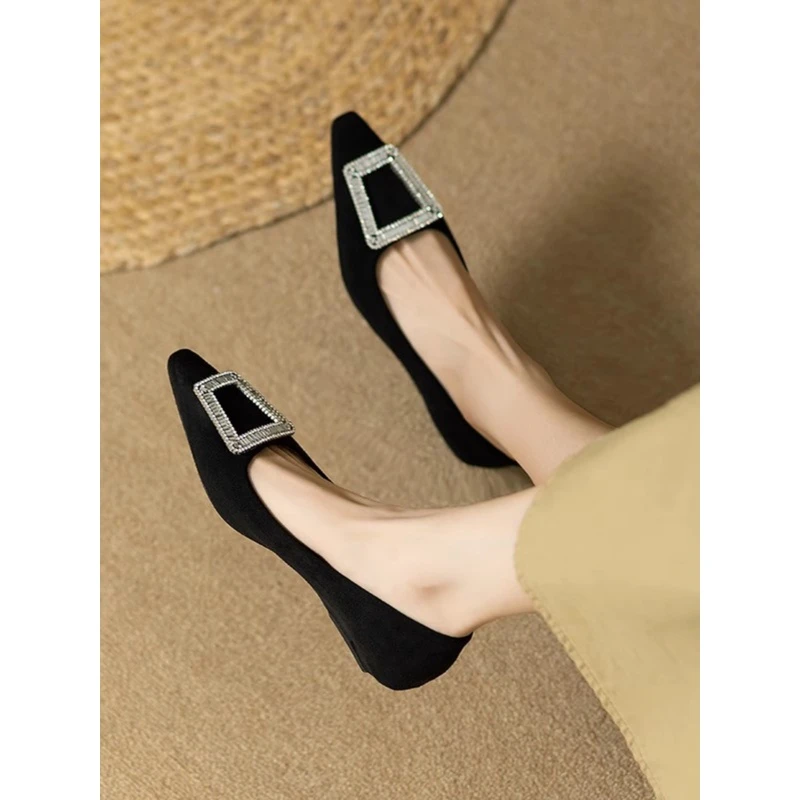 女鞋2025新款真皮法式复古尖头低跟一腿蹬水钻方扣软底单鞋配裙子