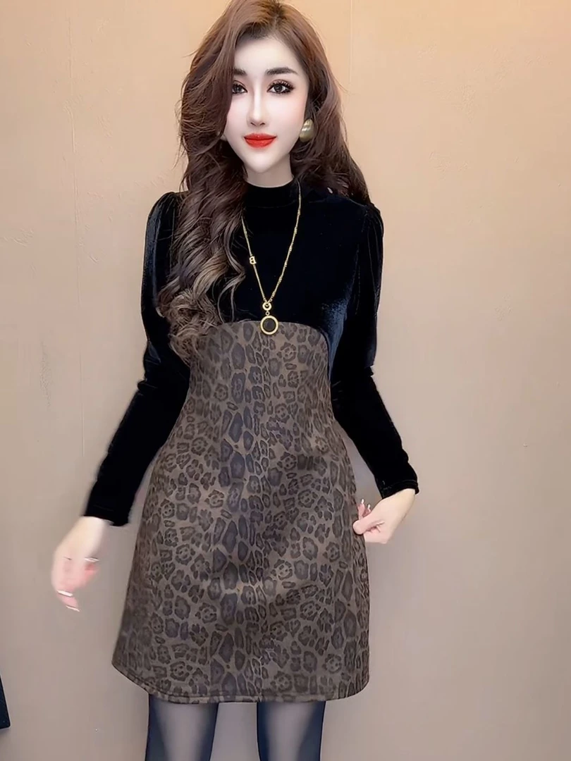 2025秋冬网红爆款时尚连衣裙女高级感气质豹百搭纹拼接丝绒连衣裙