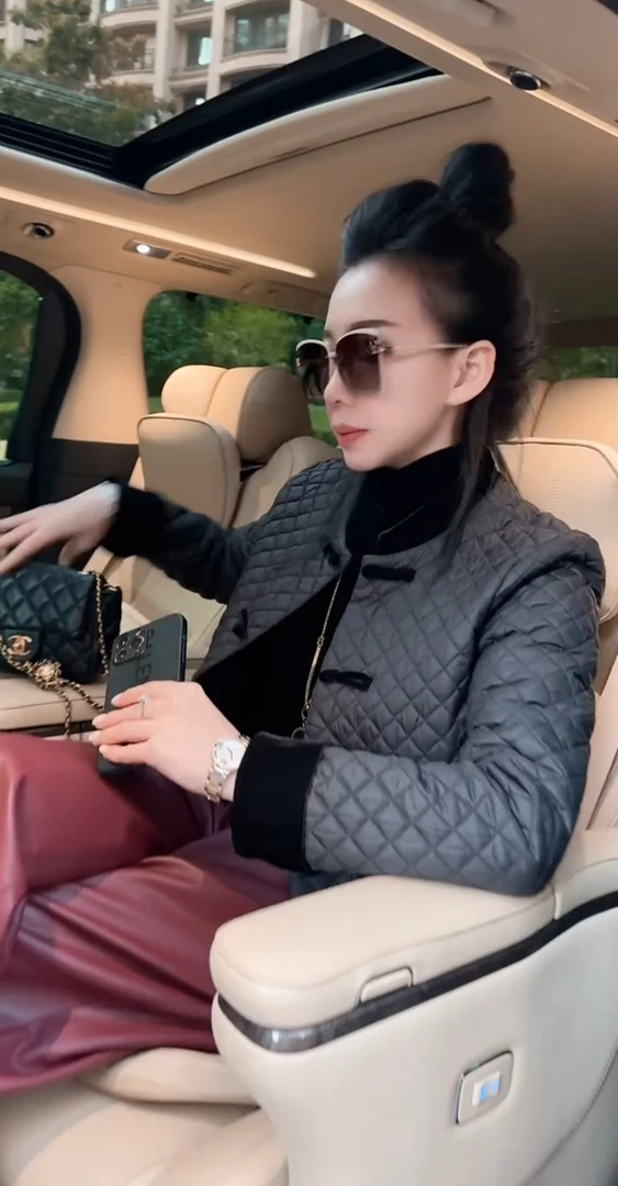 欧货爆款复古新中式国风盘扣压格时尚丝绒拼接轻薄棉服外套女秋冬