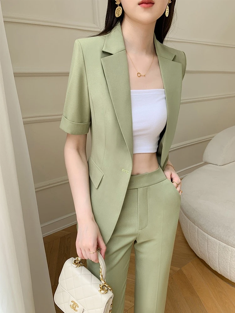 秋款西服套装洋气