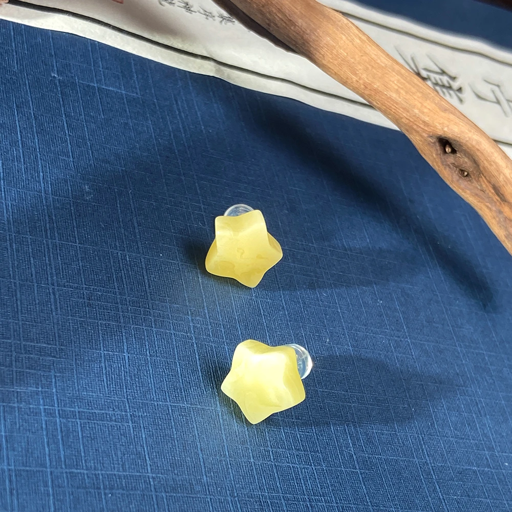 天然俄料蜜蜡时尚S925银镶五角星大气耳钉（纯手工制作有误差）