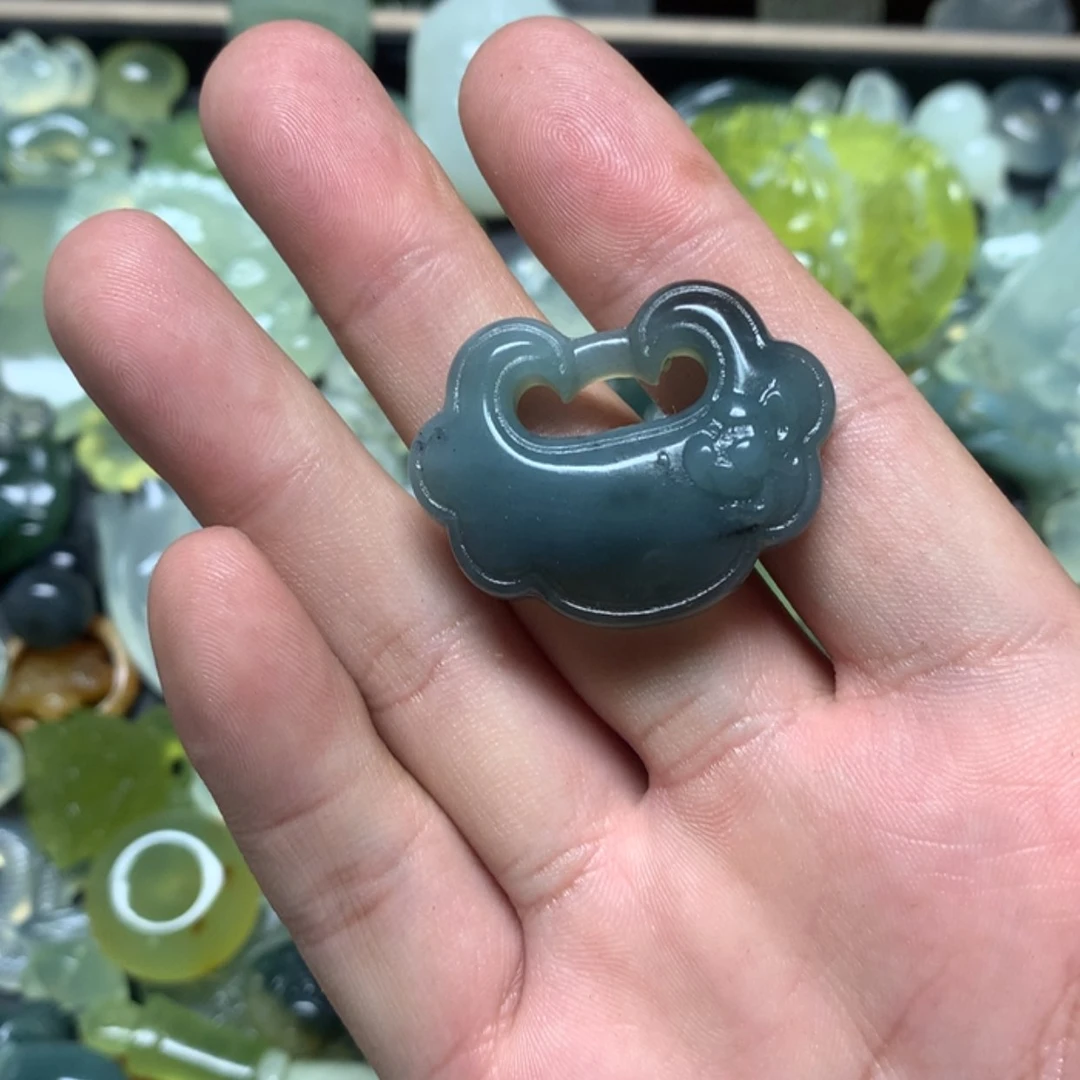 【闪购商品】蛇纹石玉挂坠卡60未镶嵌龍*