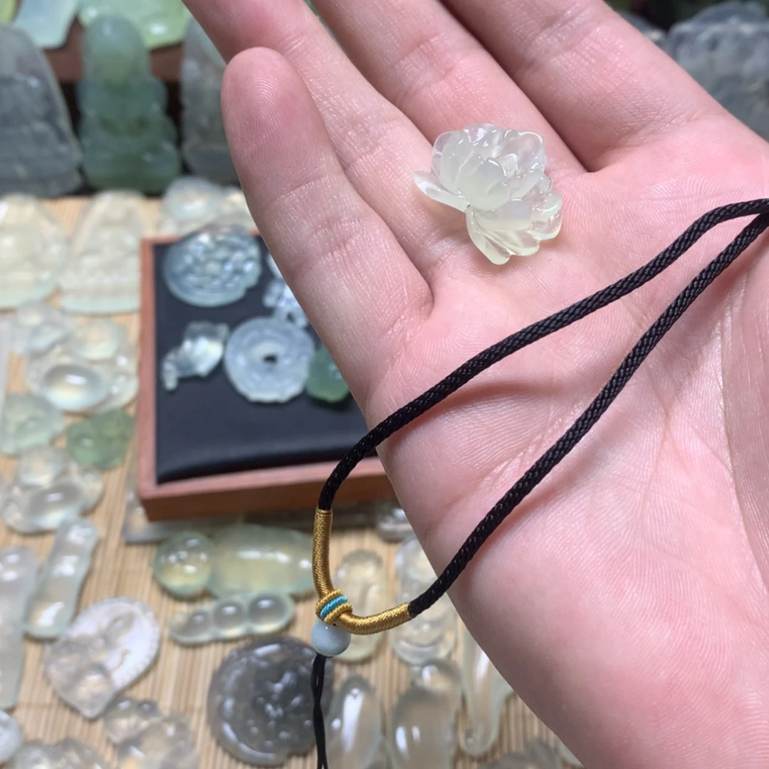 【闪购商品】蛇纹石玉挂坠未镶嵌瑶**✨