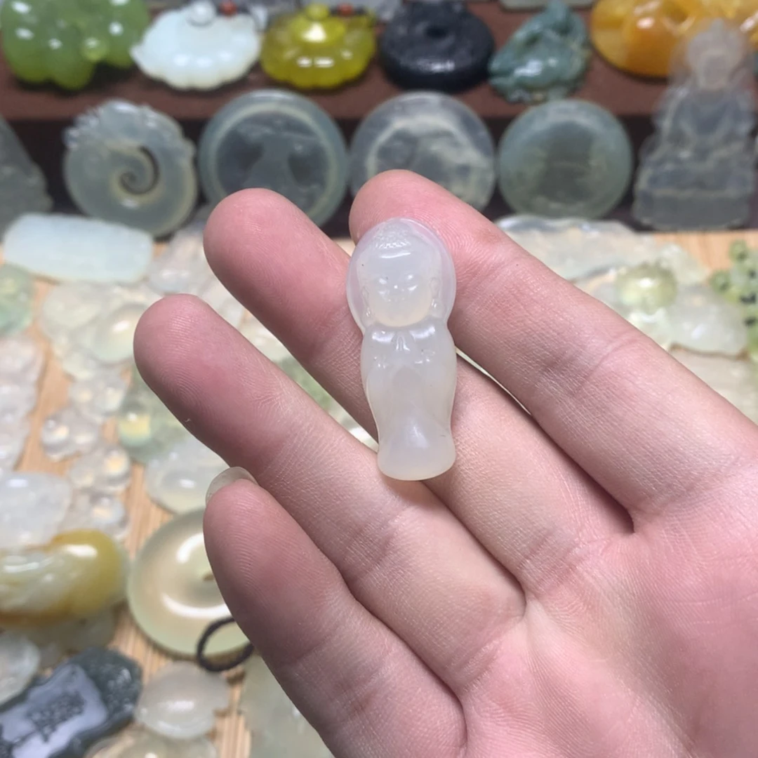 【闪购商品】蛇纹石玉挂坠未镶嵌