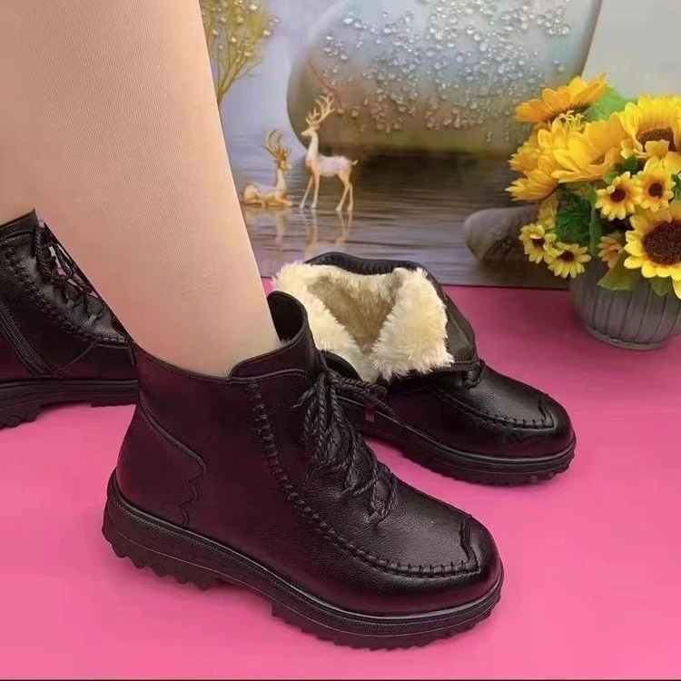 冬季新款妈妈棉鞋中年平底防滑女鞋中老年加绒保暖短靴老人厚底鞋